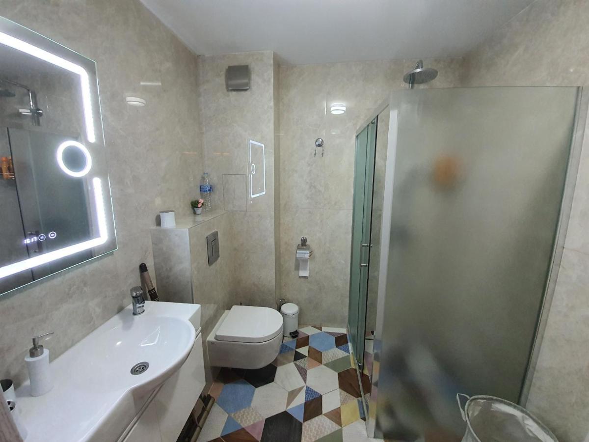 Guest Narodno Horo Apartment